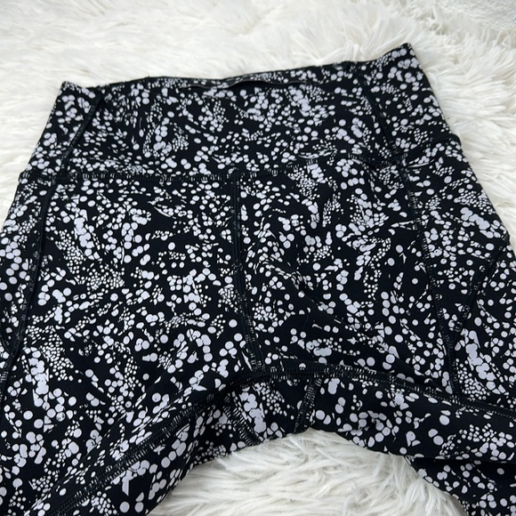 Lululemon In Movement 7/8 Tight *Everlux 25" Chirasu Black - Picture 3 of 6